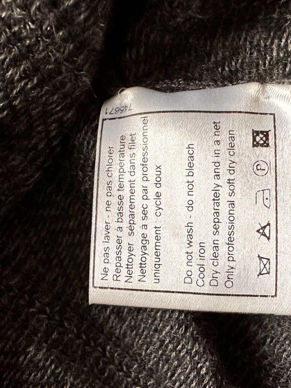 CHANEL vest- 100% Cashmere- size 34/US 2 - Picture 7 of 8
